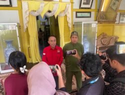 Silaturahmi dengan Sultan Sambas, Krisantus Komitmen Rawat Sejarah dan Budaya Daerah