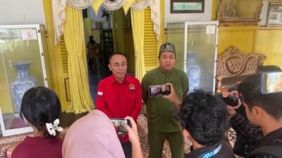 Silaturahmi dengan Sultan Sambas, Krisantus Komitmen Rawat Sejarah dan Budaya Daerah
