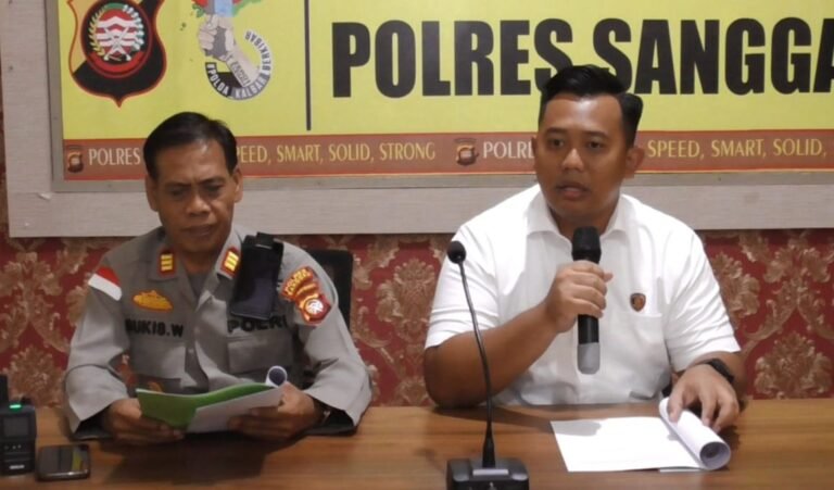 Polisi Ungkap Motif Anak Tikam dan Bacok Orang Tua di Sanggau Gunakan Keris dan Mandau