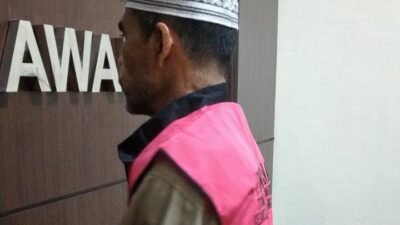 Tim Kejati Kalbar Tangkap Buronan Kasus Korupsi Bantuan Fakir Miskin di Singkawang