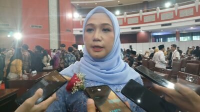 Dilantik Sebagai Anggota DPRD Pontianak, Dytha: Jaga Amanah, Ingat Allah