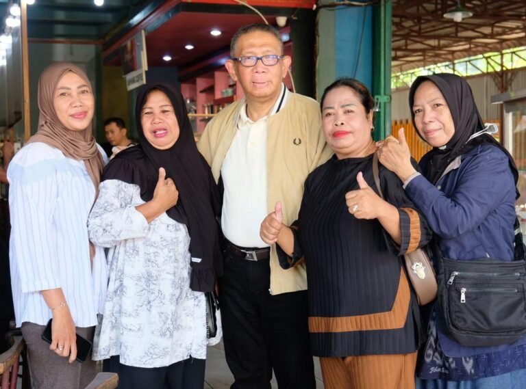 Bertemu Emak-Emak di Sekadau, Bang Midji Dapat Suntikan Semangat