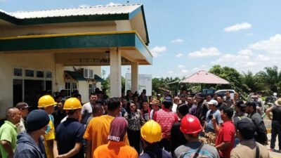 Warga Balai Agung Harap PT. PSL Sintang Tetap Beroperasi