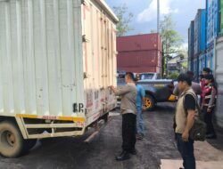 Pengiriman Logistik Pilkada dari Pontianak-Sintang Dikawal Ketat Polres Sintang