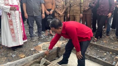 Segera Dibangun, Peletakkan Batu Pertama Pastoral Paroki Sambas Dihadiri Krisantus