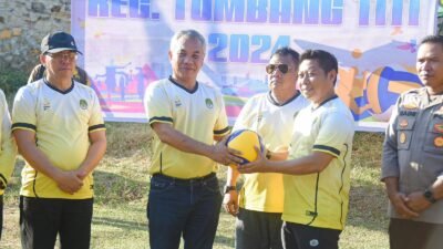 Bupati Ketapang Buka Kompetisi Bola Voli Kota Juang Tumbang Titi 2024