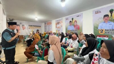 Penuh Akrab, Ratusan Warga Teluk Melano Antusias Sambut Kedatangan Ria Norsan