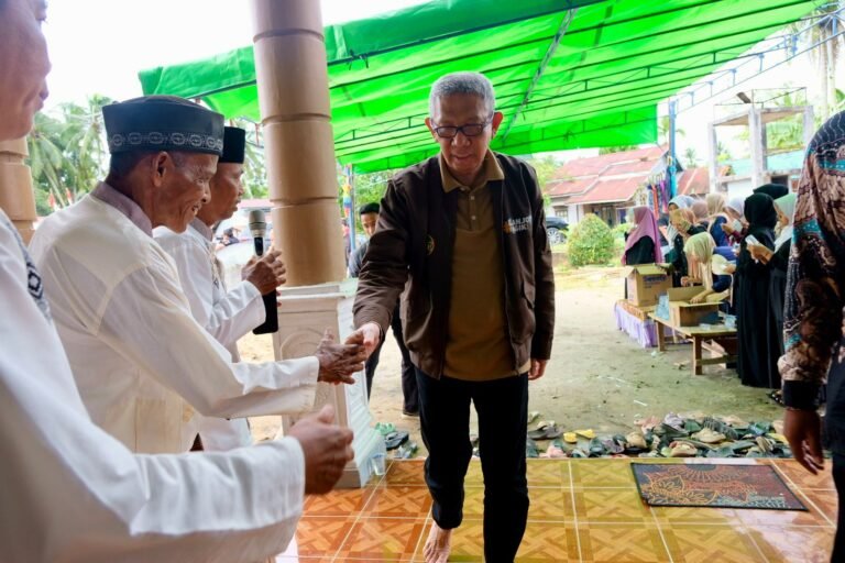 Warga Sungai Baung Kenang Perhatian Sutarmidji Saat Memimpin Kalbar