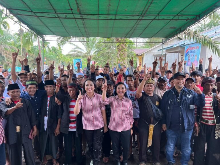 Syarif Amin Jingga Angeline Fremalco Ikut Kampanyekan Karolin-Erani di Rantau Panjang Sebangki