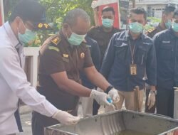 Jaksa Musnahkan Barang Bukti Kejahatan di Pontianak