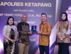 Martin Hadiri Malam Kenal Pamit Kapolres Ketapang yang Baru