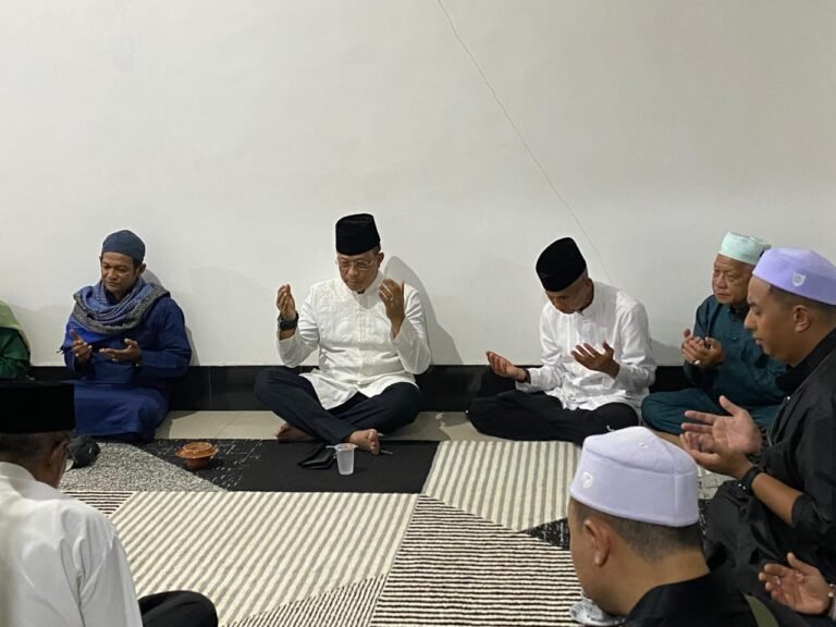Pimpinan Ponpes Al-Adabiy Mempawah Doakan Midji-Didi Diberi Kemudahan Menangkan Pilkada Kalbar