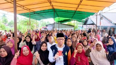 Disambut Ratusan Warga Kuala Dua, Midji Janji Bakal Bangun Lima SMA/SMK Lagi di Kubu Raya