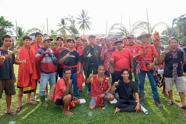Sutarmidji Napak Tilas Kunjungi Menukung yang Berbatasan Dengan Kalteng, Bukan Soal Cari Suara, Tapi Ingin Pembangunan Merata
