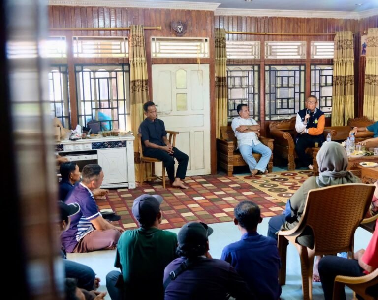 Sutarmidji Perkuat Soliditas Relawan di Kecamatan Tanah Pinoh
