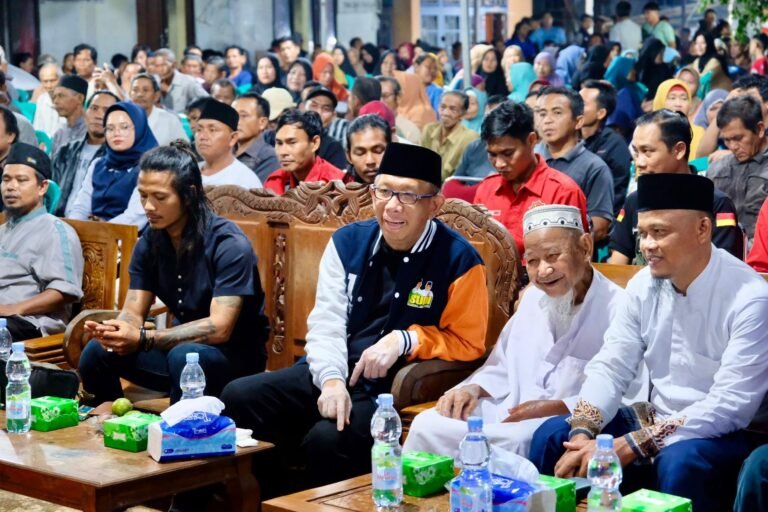Kampanye Dialogis di Tanjung Tengang Melawi, Sutarmidji Pesan Anak-Anak Jangan Sampai Putus Sekolah