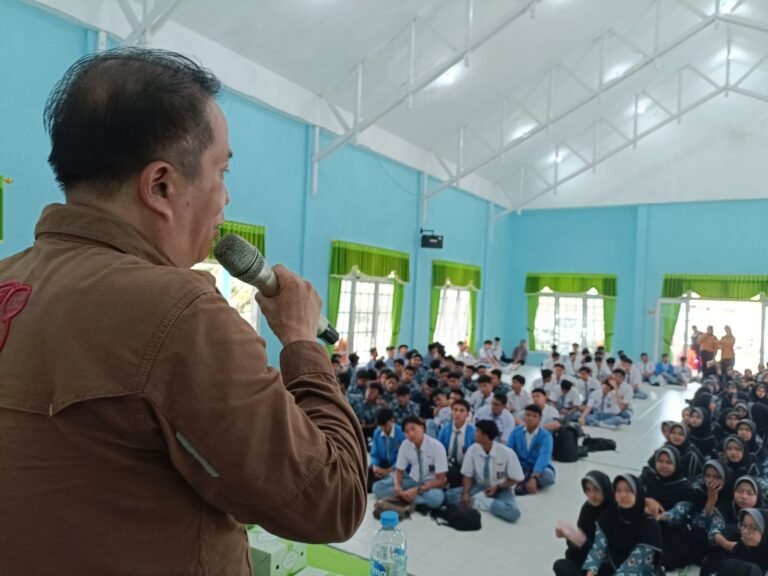 Edukasi Pemilih Pemula, Kesbangpol Berikan Edukasi Politik kepada 5 SMA sekaligus