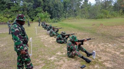 Latihan Menembak Prajurit Kodim Landak untuk Pelihara dan Tingkatkan Kemampuan