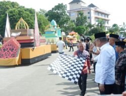 Pawai Kendaraan Hias Meriahkan Pawai Ta’aruf MTQ ke-32 Provinsi Kalbar di Landak