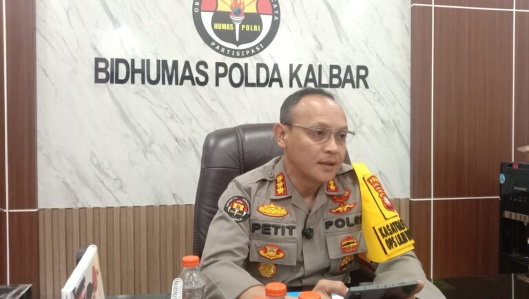 Polisi Warning Sopir Tronton yang Berkecepatan Tinggi di Kota Pontianak