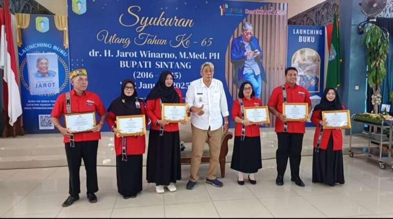 Pemkab Sintang Launching Buku Sintang Bersama Jarot