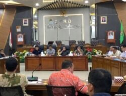 Dengarkan Aspirasi Aliansi Buruh, Pemda Ketapang Minta Pahami Aturan Kemenaker