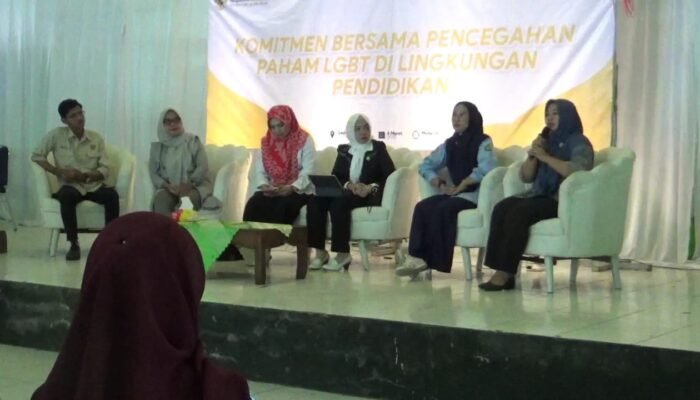 KPPAD Kalbar Gelar Diskusi Cegah Pengaruh Negatif Penyebaran LGBT di Kalangan Pelajar