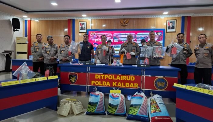 Aksi Pengeboman di Perairan Tanjung Batu Sambas Terungkap, Polisi Amankan Kapal Lengkap Dengan Detonator dan TNT