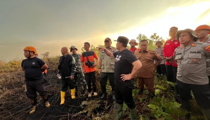 Bupati Kubu Raya Tinjau Karhutla di Dekat SMAN 4 Sungai Raya