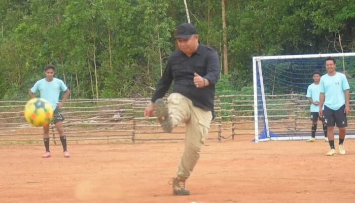 Bupati Ketapang Apresiasi Tournament Futsal Outdoor Mungguk Kecamatan Kendawangan