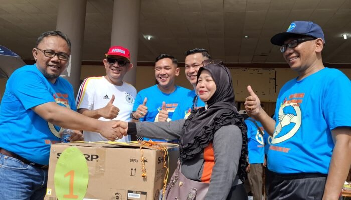 Peringatan Hari Buruh Internasional di Kabupaten Sintang Dihadiri Ribuan Masyarakat