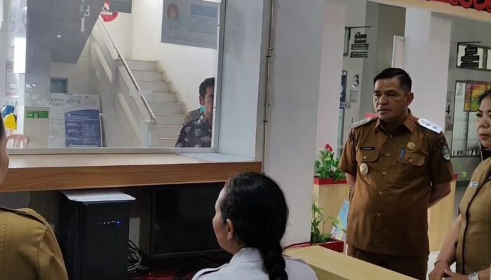 Respon Keluhan Warga Wabup Landak Erani Sidak Layanan RSUD Landak