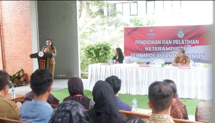 Tingkatkan Daya Saing UMKM, Pemkab Landak Beri Diklat Teknis Olahan Makanan dan Kewirausahaan
