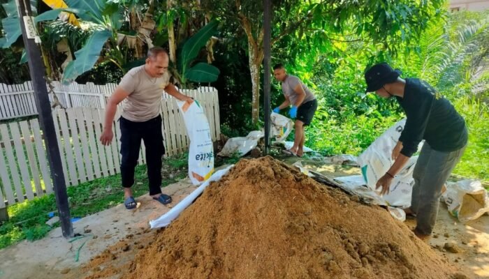 Polsek Air Besar Buat Pupuk Organik MIGO untuk Dukung Ketahanan Pangan