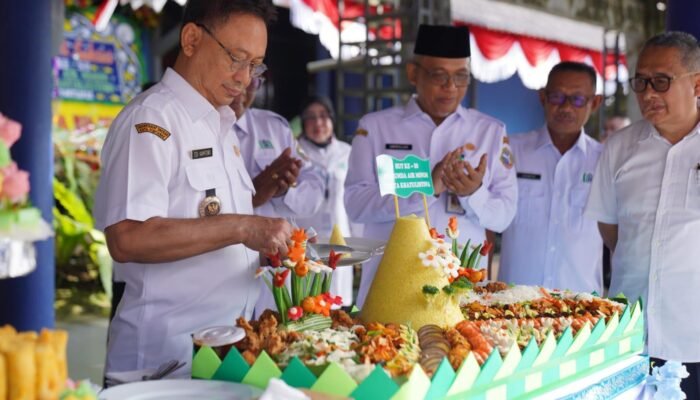 Edi Minta PDAM Pontianak Tingkatkan  Respons Cepat Keluhan Pelanggan