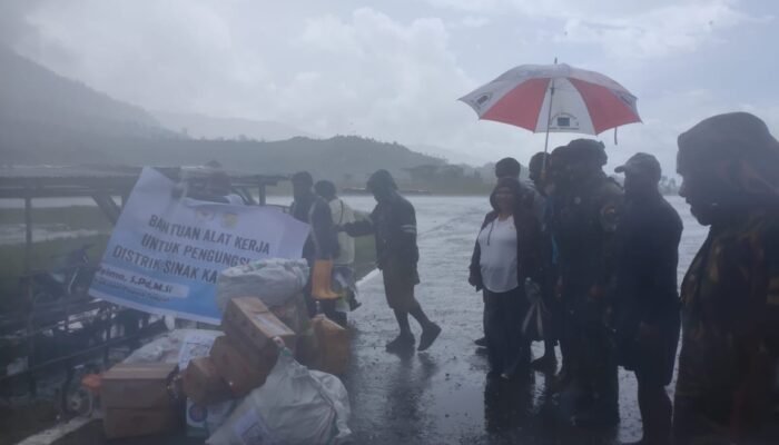 Plt Sekda Puncak Tinjau Sinak, Satgas Kopasgat Perketat Pengamanan di Tengah Teror OPM