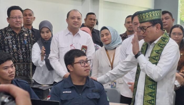 Menteri P2MI Dorong Lulusan SMTI Pontianak Kerja ke Jepang