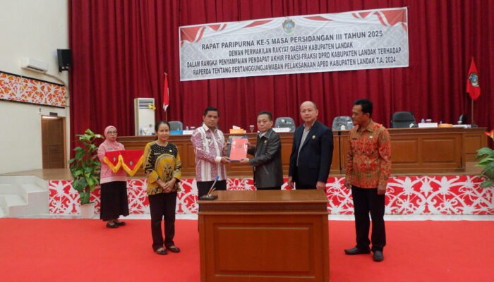7 Fraksi DPRD Setujui Raperda Pertanggungjawaban APBD Landak 2024 Ditetapkan Menjadi Perda