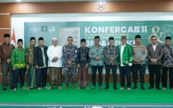 Wabup Ketapang Buka Konferensi Cabang II PERGUNU dan Bedah Buku Sejarah Tanah Kayong “Ketapang Singkat Cerita”