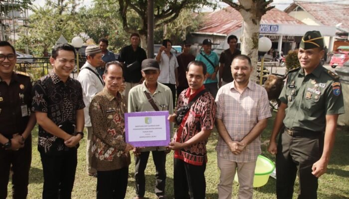 Idul Adha 2025: Umat Islam Kabupaten Sintang Terima 9 Ekor Sapi Kurban Dari Pemerintah