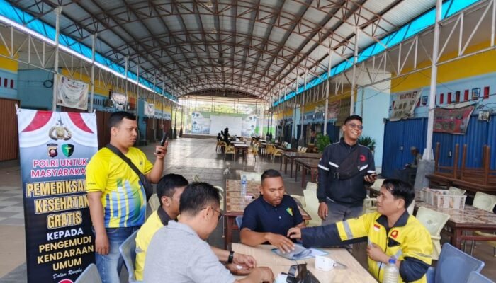 Polres Sambas Gelar Pemeriksaan Kesehatan Gratis untuk Pengemudi Kendaraan Umum