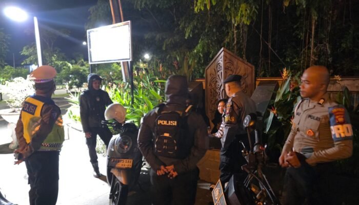 Patroli Enggang Bubarkan Remaja Nongkrong Dini Hari di Pontianak
