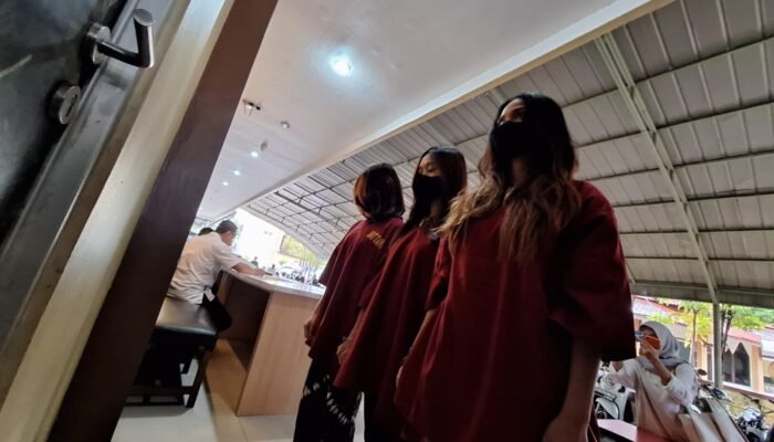 Viral! Kasus Bullying dan Penyebaran Konten Asusila, Polisi Tangkap Tiga Remaja Perempuan di Pontianak