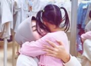Jelang Lebaran, Kadisdikbud Kalbar Ajak Anak Yatim Piatu dan Duafa Berbelanja