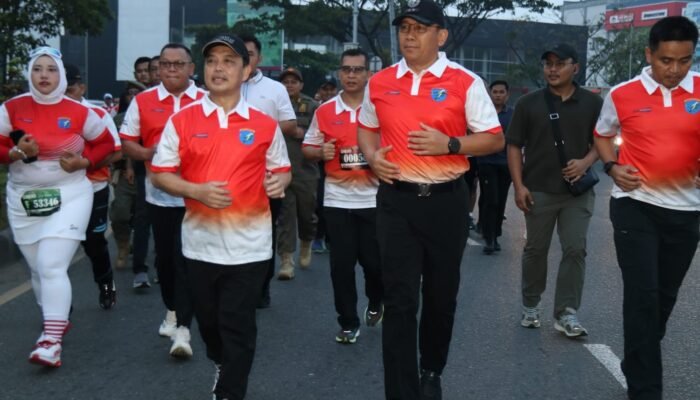 Gubernur Kalbar Ria Norsan Lepas Tanjungpura City Run 2025