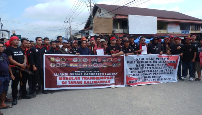 Aliansi 28 Ormas di Landak Gelar Aksi Tolak Program Transmigrasi ke Kalimantan