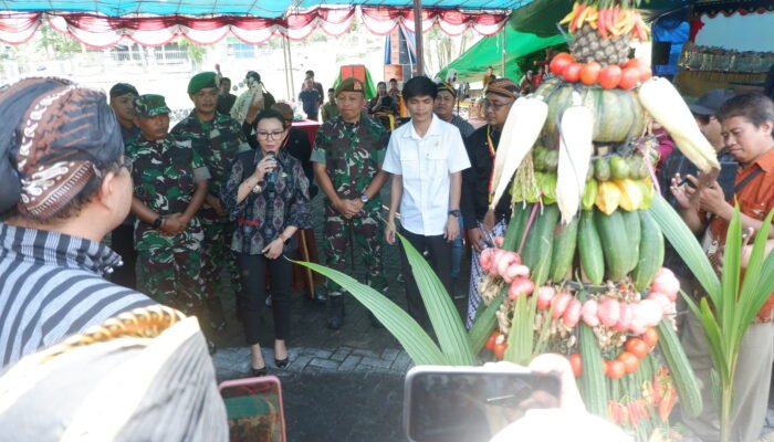 Meriahnya Grebeg Suro di Landak, Bupati Karolin: Media Mengenalkan Budaya dan Meningkatkan Toleransi