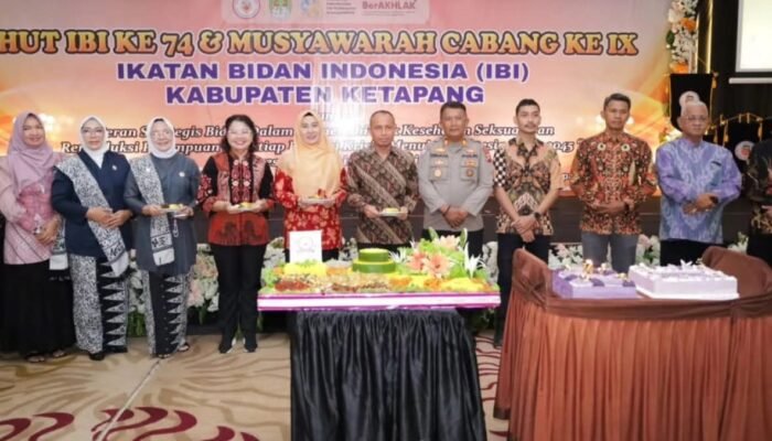 Sekda Ketapang Buka HUT ke-74 dan Muscab IX IBI, Soroti Peran Strategis Bidan dalam Krisis
