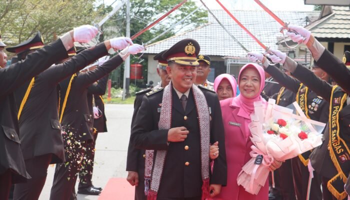 Purna Bhakti Dengan Kehormatan, Polres Sambas Gelar Pedang Pora