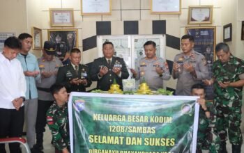 Sinergi TNI-Polri, Kodim 1208/Sambas Berikan Kejutan Nasi Tumpeng di HUT Bhayangkara ke-79
